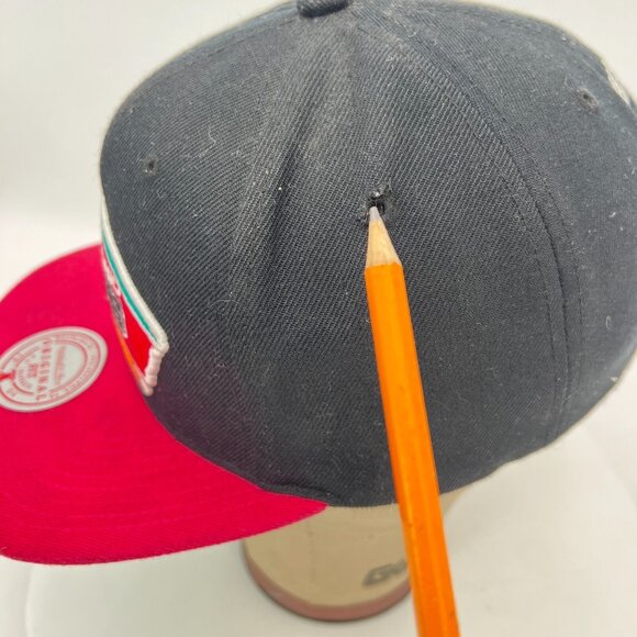 Mitchell & Ness Notalgia Co. San Antonio Spurs NBA Black Red Snapback Hat - Picture 7 of 10